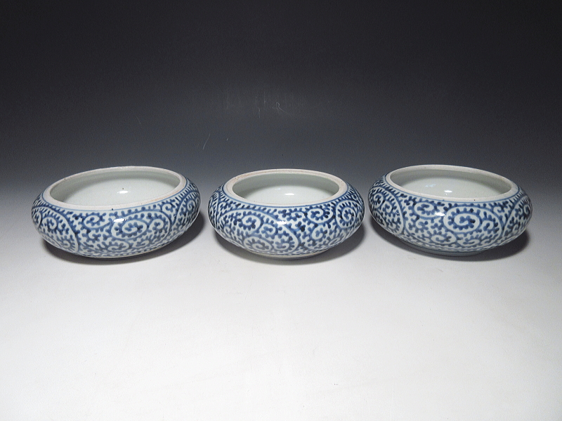 古伊万里 染付 蛸唐草文 丸形三段重【宝暦】 ｜ 古陶磁 大林師友堂