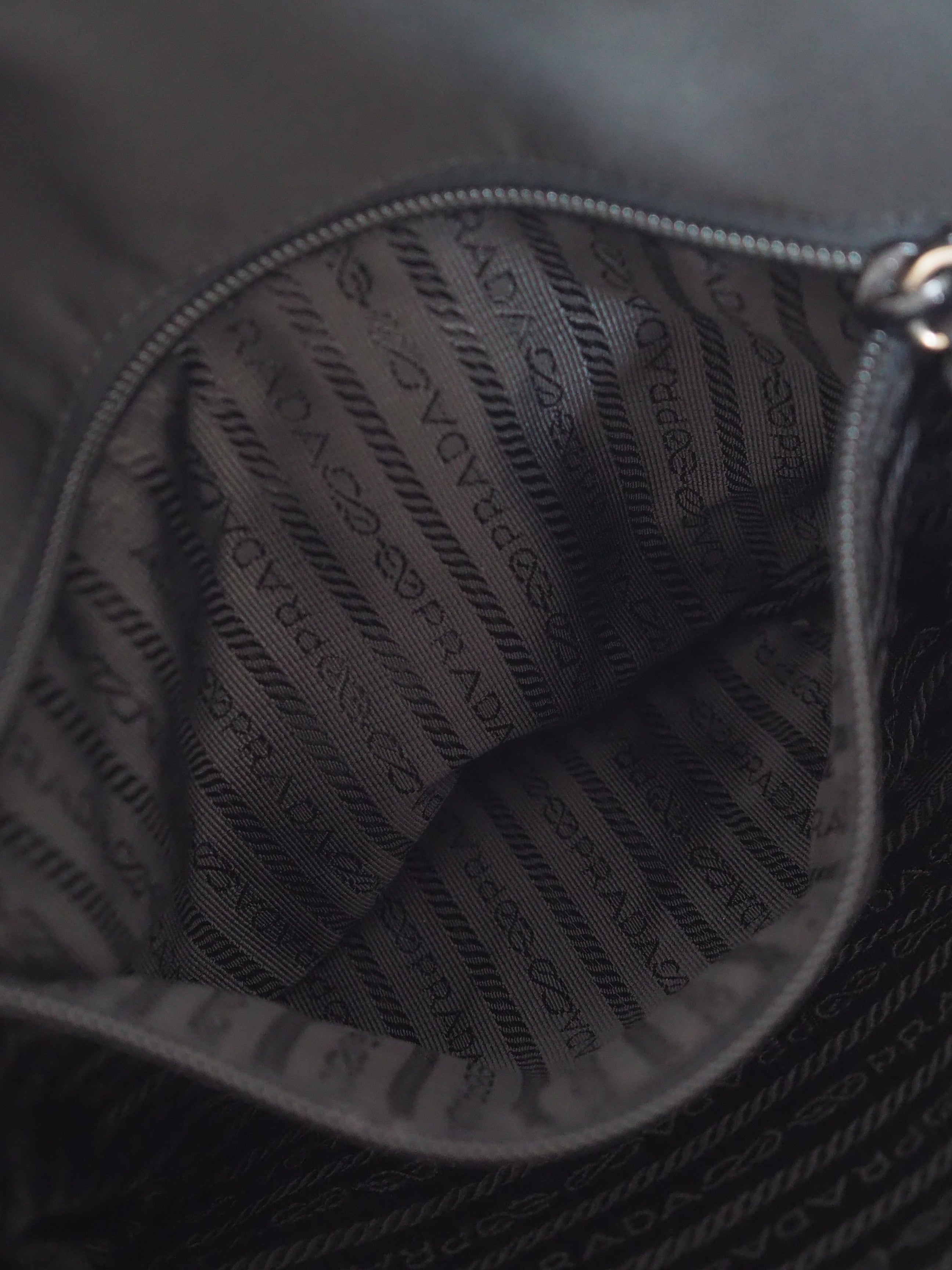 PRADA プラダ ヴィンテージ ナイロン 三角ロゴ ハンド ショルダー