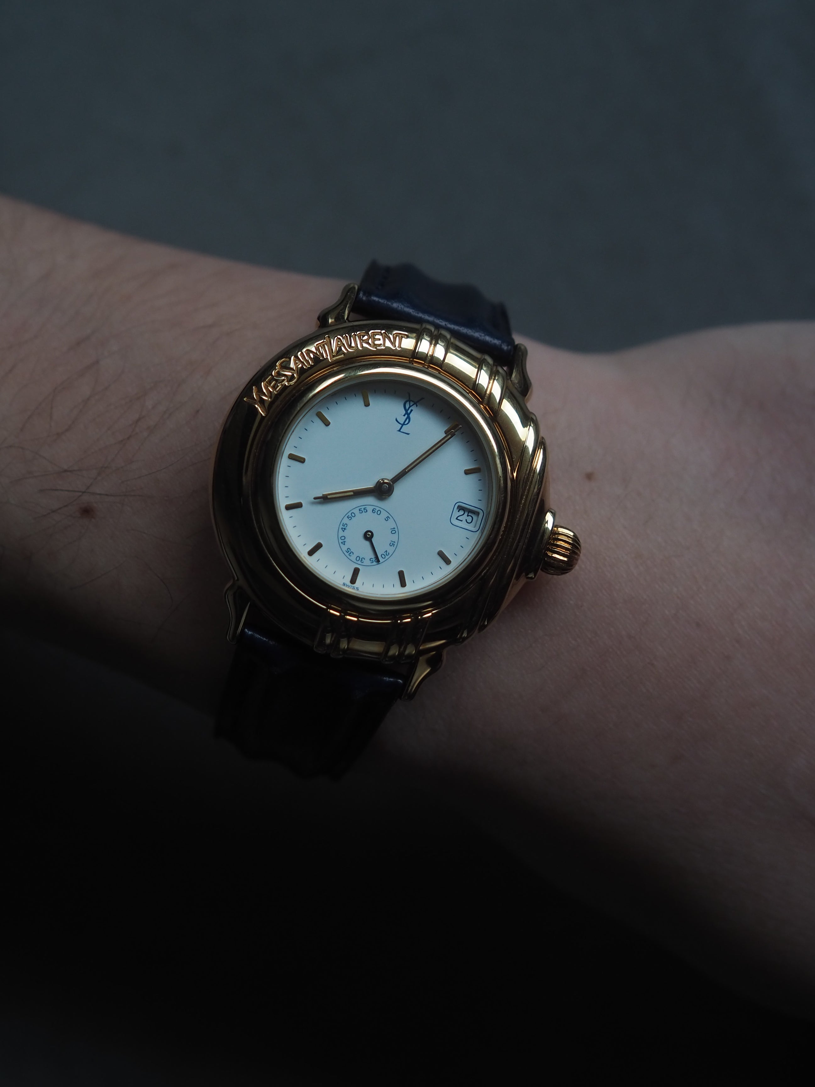 Yves Saint Laurent サンローラン YSL ラウンド ウォッチ 腕時計