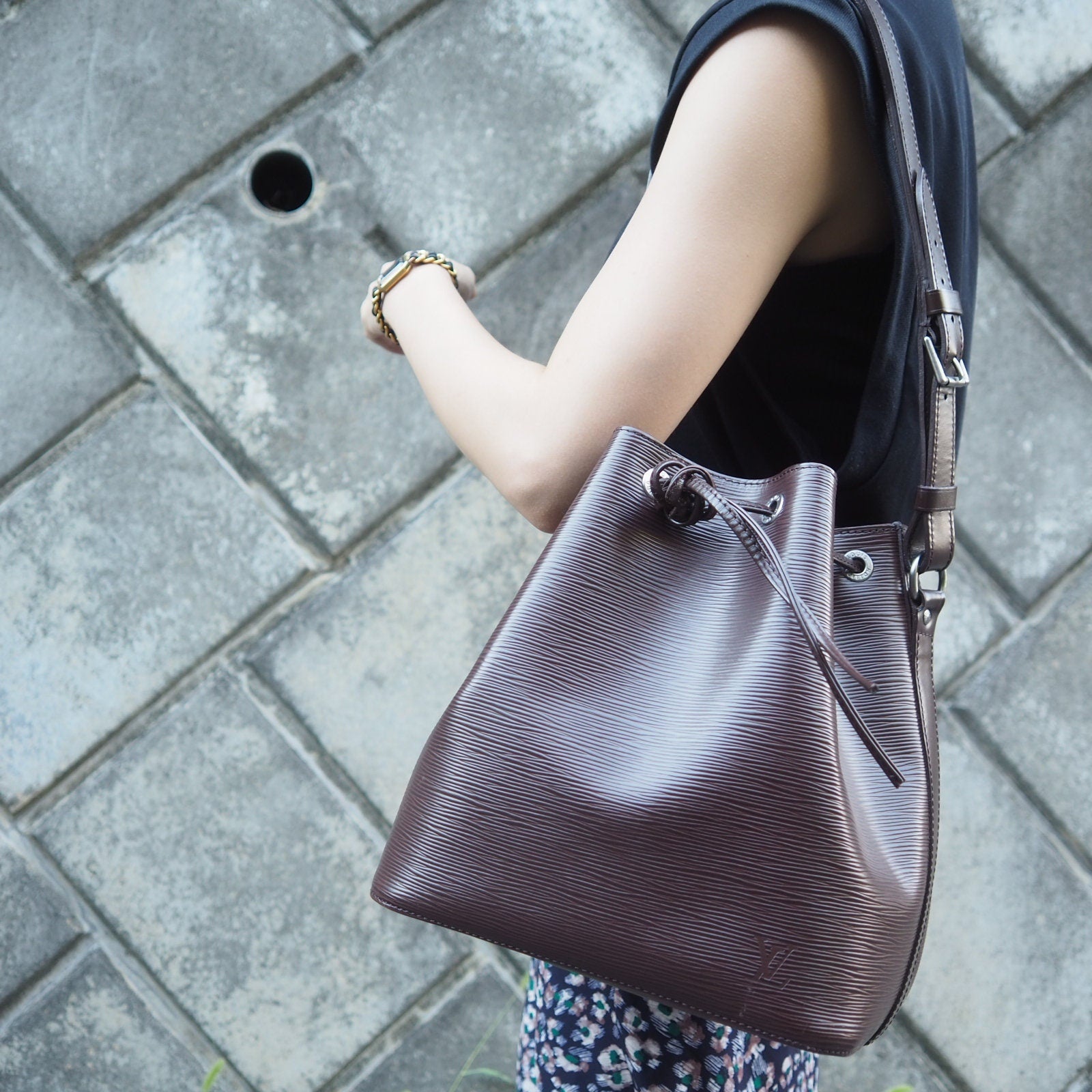 LOUIS VUITTON エピ プチノエ ショルダーバッグ モカ