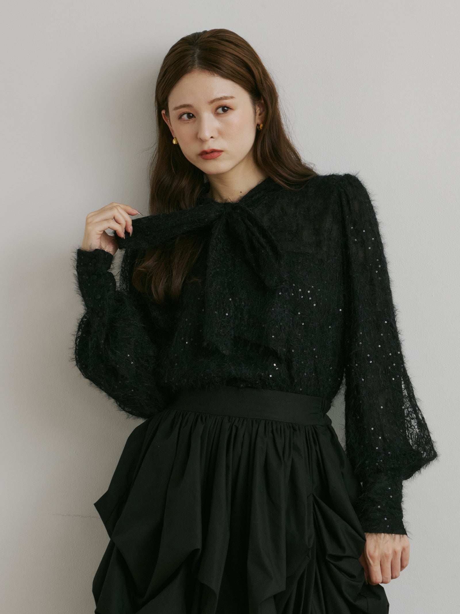 スパンコールレースリボンタイブラウス