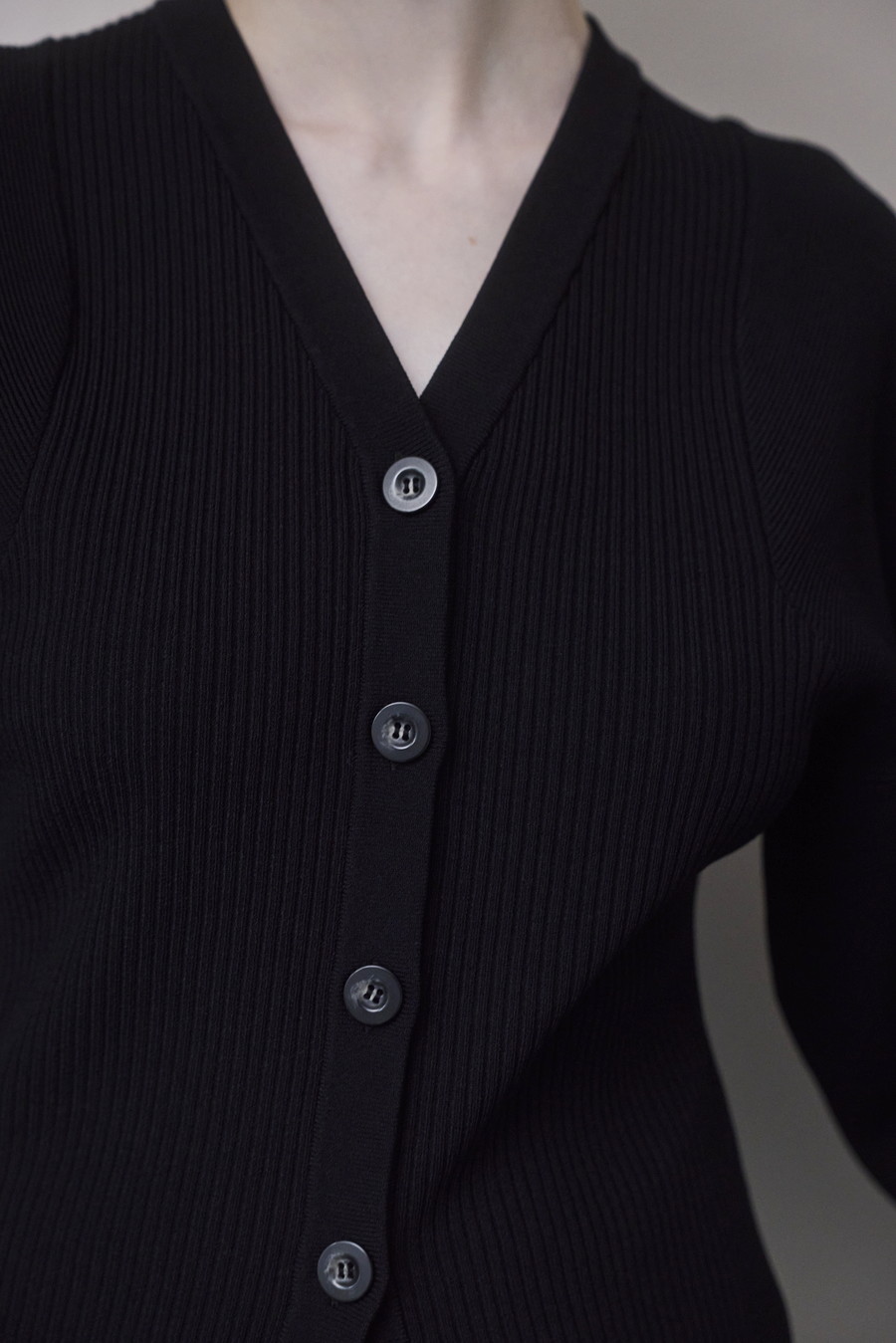 OMMO ONLINE STORE / SQUARESLEEVE V NECK KT CD