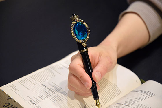 ディズニー ツイステッドワンダーランド』マジカルペン レプリカ万年筆