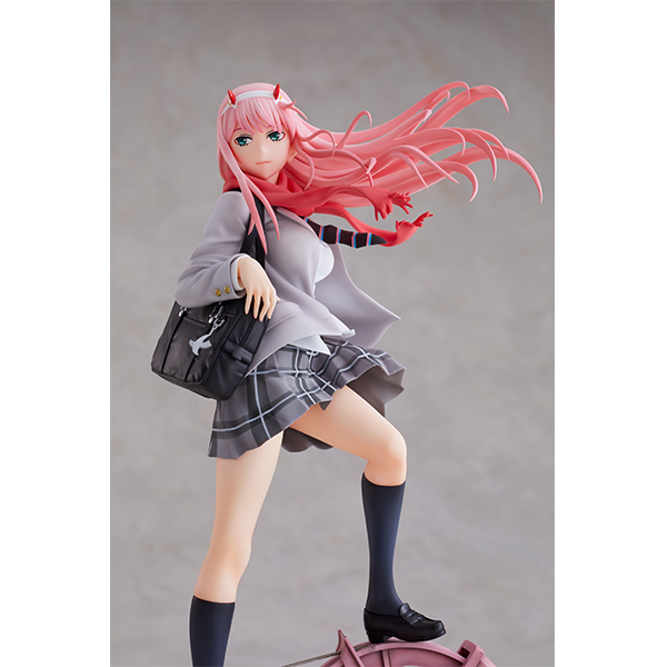 ダーリン・イン・ザ・フランキス ゼロツー制服ver. 1/7スケールフィギュア