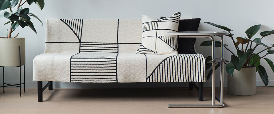 インテリアショップ『ACTUS』のリバーシブル ブランケット | ネコとお