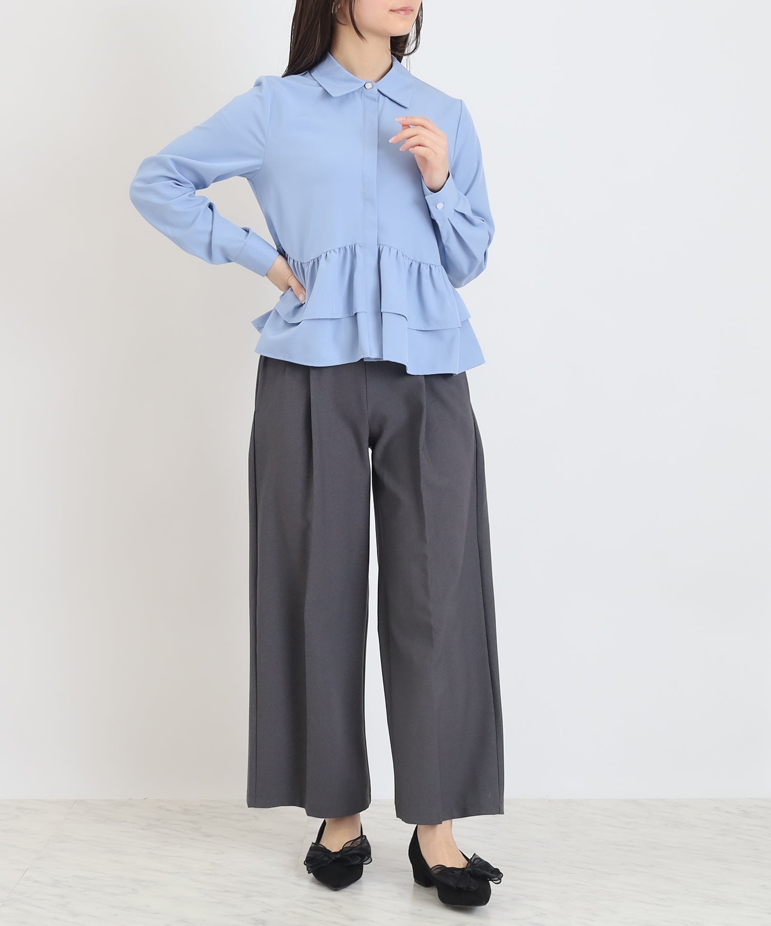 ティアード裾フリルシャツ(ストライプ柄、無地)