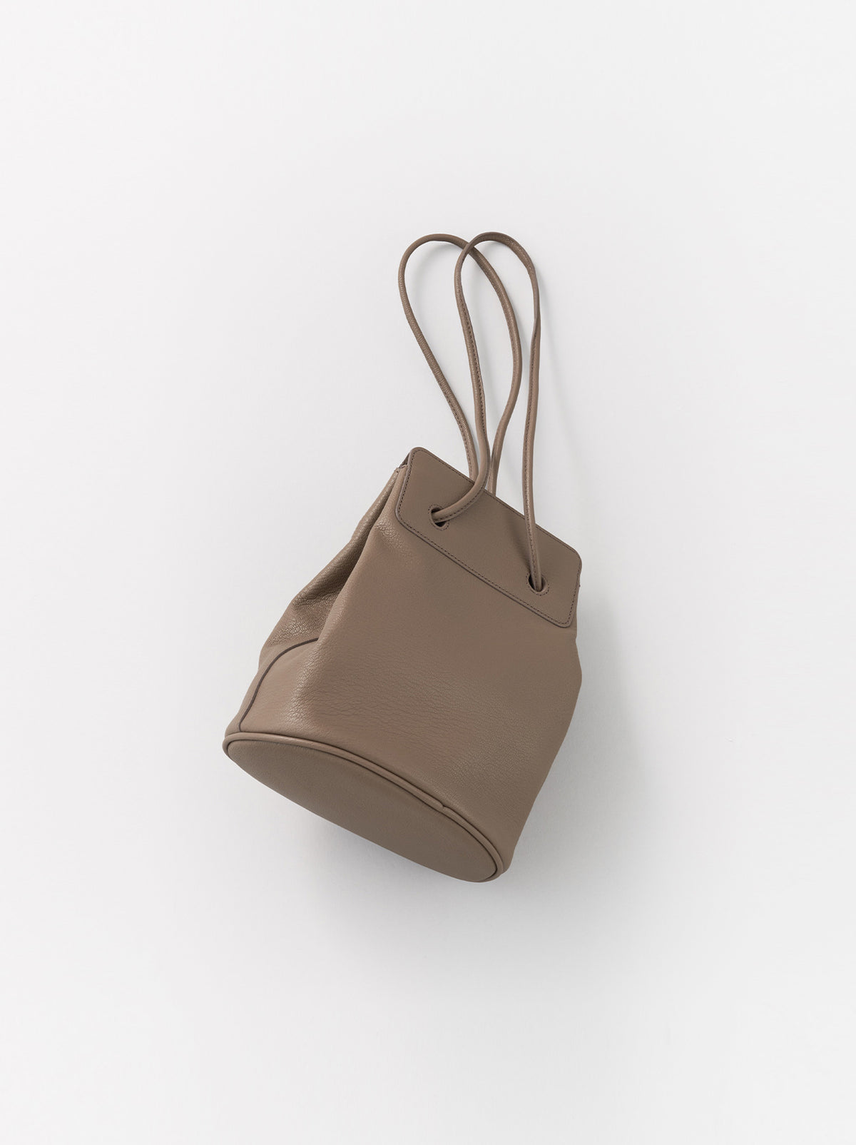 Oval lantern shoulder bag mini (Baby goat) – ARTS&SCIENCE ONLINE