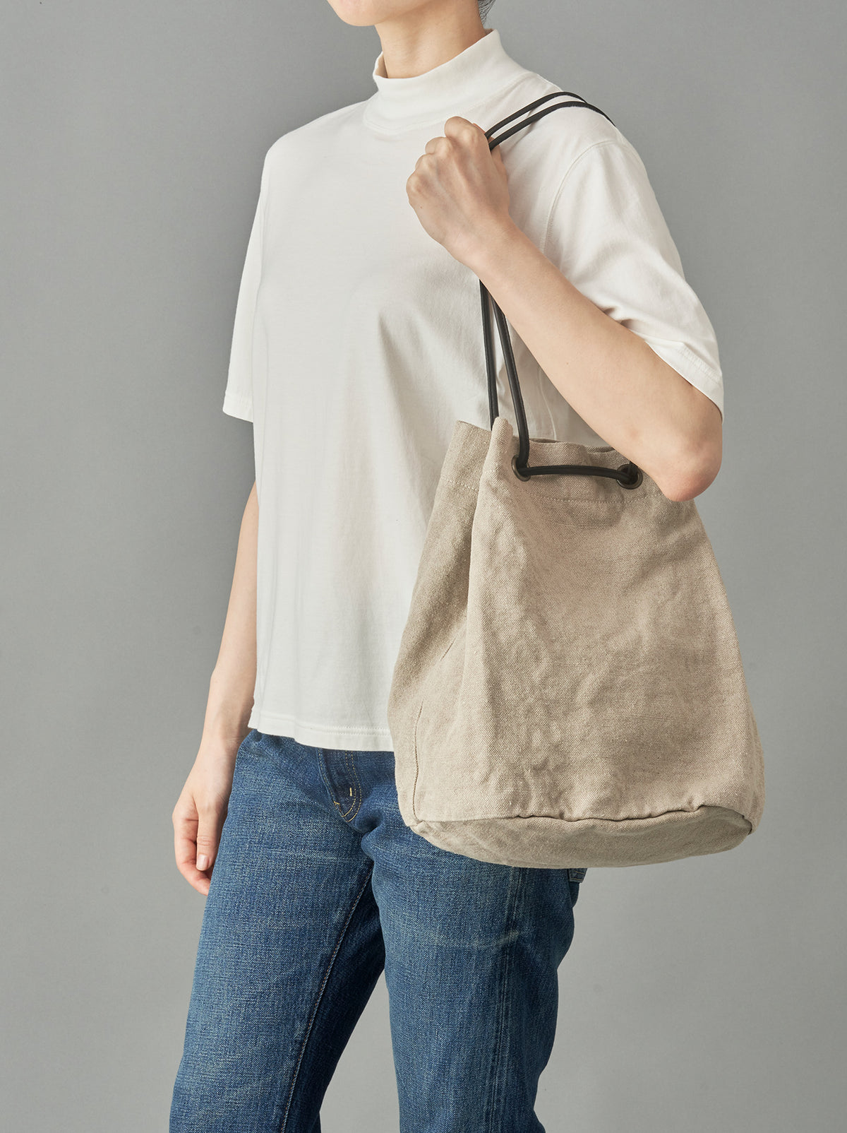 Oval lantern bag L – ARTS&SCIENCE ONLINE SELLER