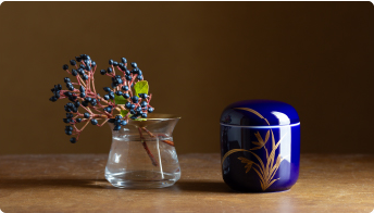 染錦梅菊牡丹）花瓶|有田焼の老舗-香蘭社オンラインショップ