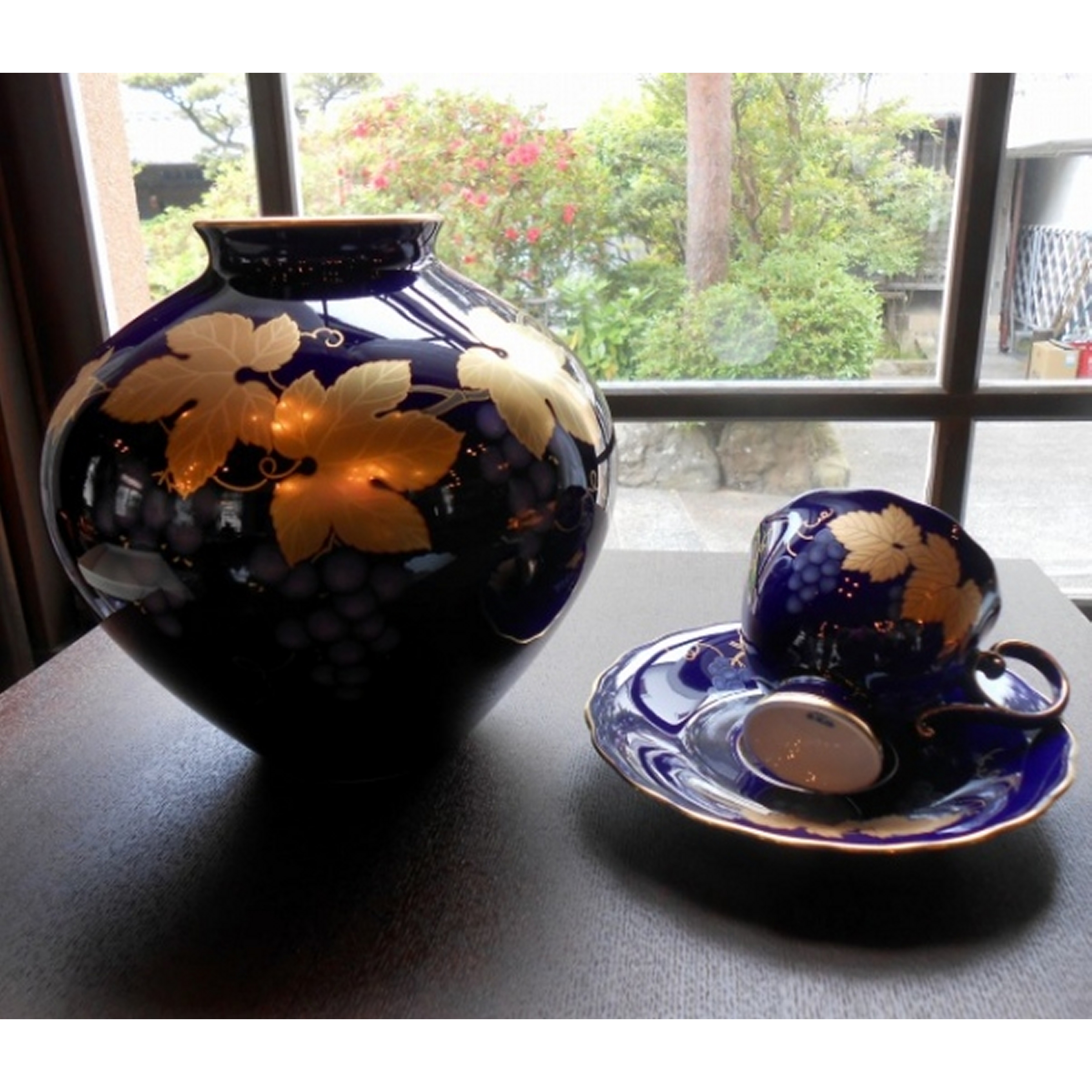 ウィーン窯 瑠璃金彩花瓶台 一双 ハンドペイント 【公式通販】