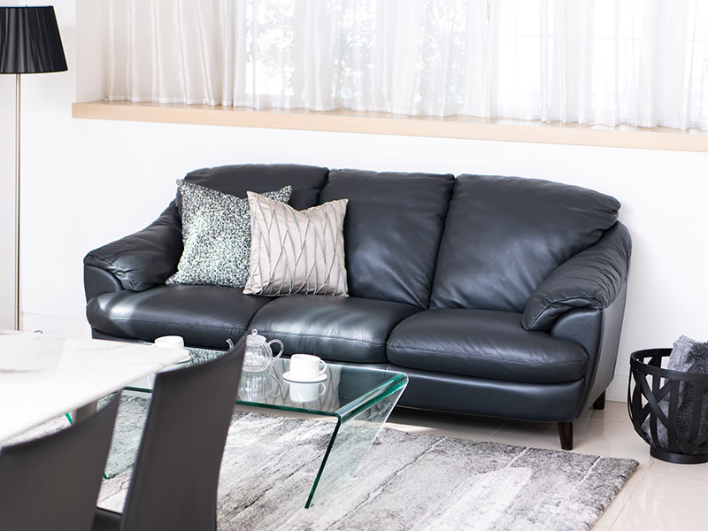 本革ソファ+大理石風ダイニングテーブル モノトーンインテリア