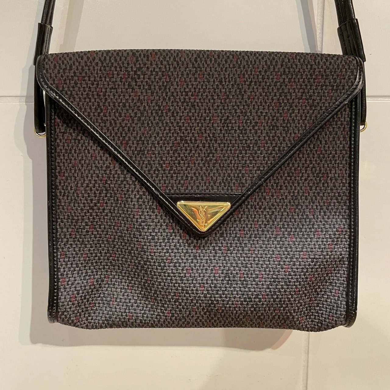 vintage YVES SAINT LAURENT(イヴ・サンローラン）ショルダーバッグ