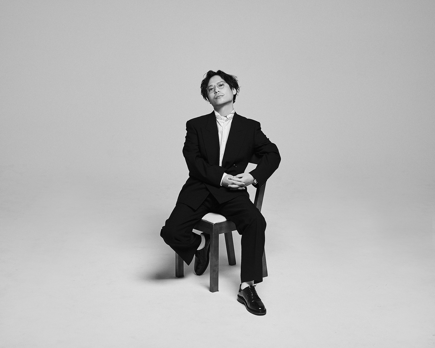 中田裕二、ソロデビュー10周年記念本発売決定！ | 音楽と人.com