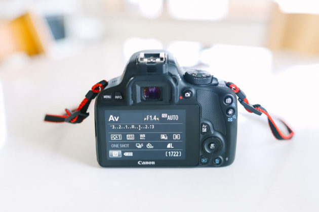 CANONの一眼レフ入門機EOS kiss X7 + SIGMA Art 30mm F1.4 DC HSMを