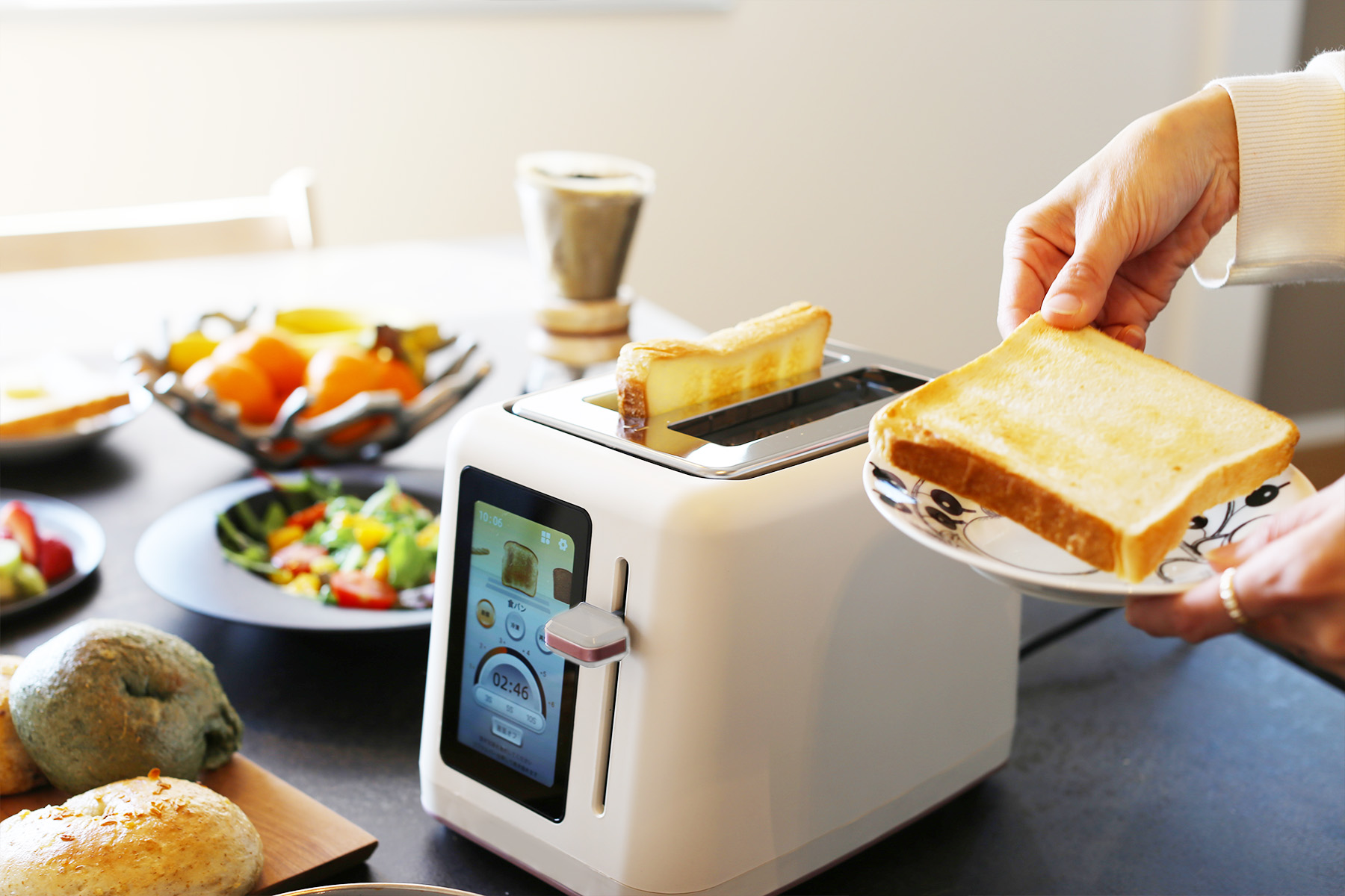 選べる焼き色6段階ポップアップトースター『TOASTY』 – オスカー