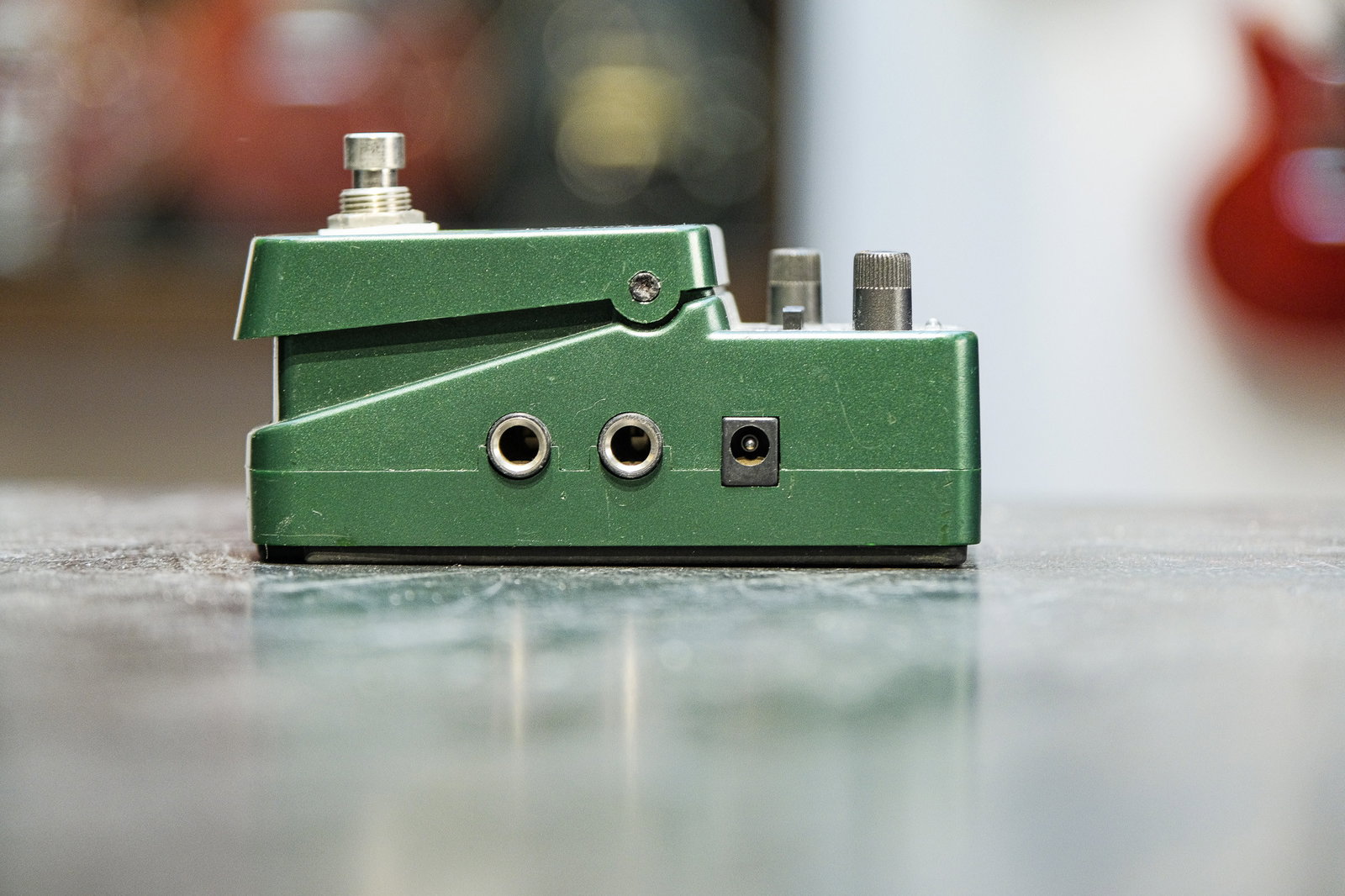 USED Behringer EM600 Echo Machine Pedal