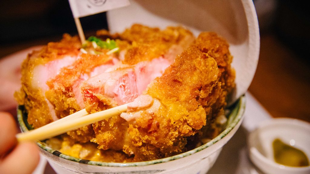 大阪ネオ・とんかつブーム！？日本一分厚いかつ丼、銘柄豚推し、熟成