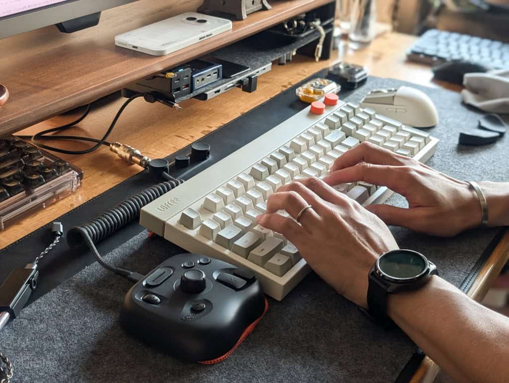 Lofree「Block」レビュー。軽い打鍵感で長時間タイピングが楽になる