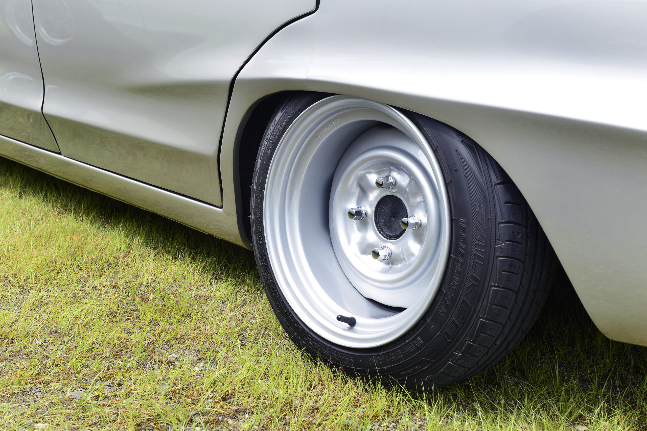 深リムを履きたい夢を叶えてくれた「鉄チン」 | ossanauto