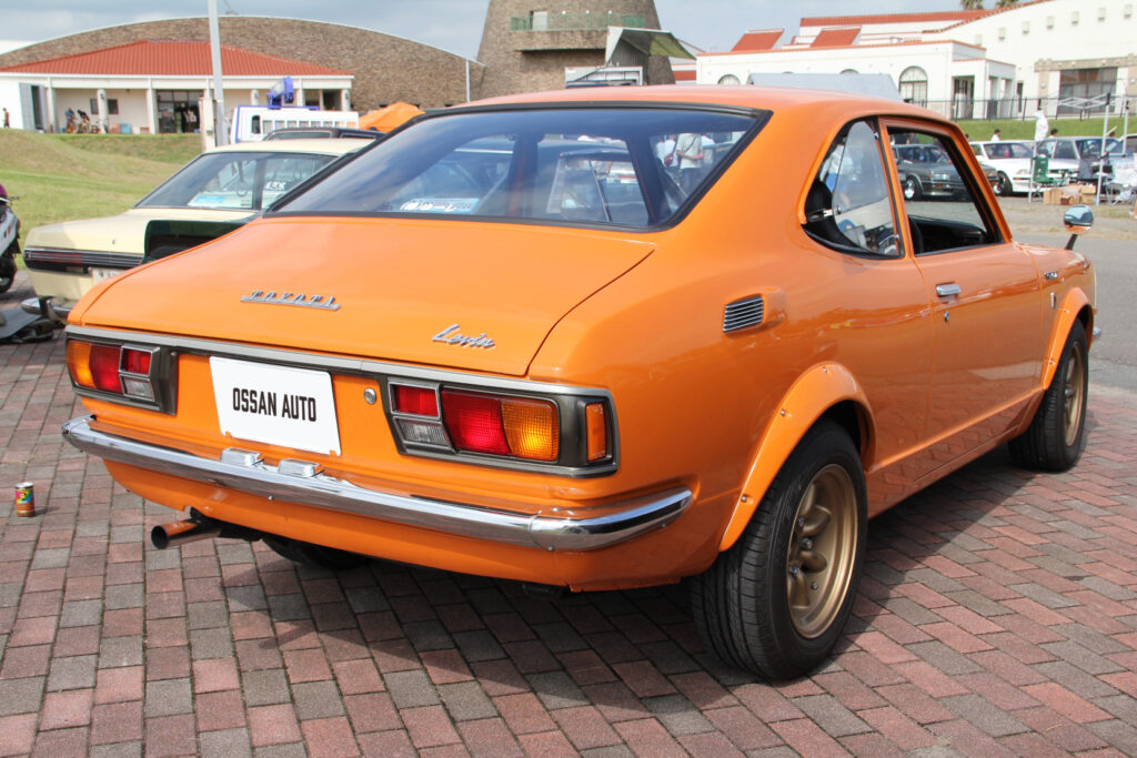 オバフェンが特徴的なカローラのホットモデル | ossanauto