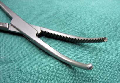 ペアンとコッヘル～[手術器具] 鉗子の基本: オペ・ナース養成講座