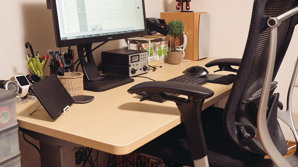 FlexiSpot 電動スタンディングデスクE3 を導入！自分に合った高さに微