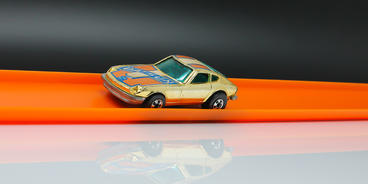 HWOTD // Hot Wheels Golden Machines 6-Pack: Z-WHIZ – ORANGE TRACK