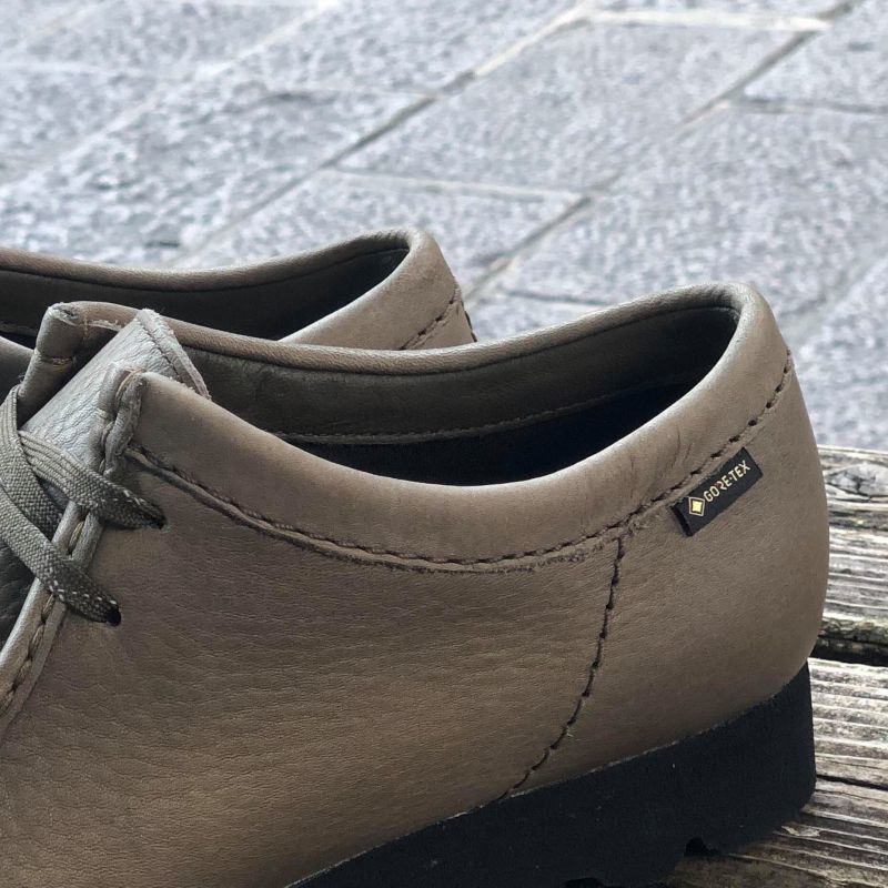 NGUTU【美品】Clarks メンズ ワラビー ゴアテックス UK8 美品 CLARKS