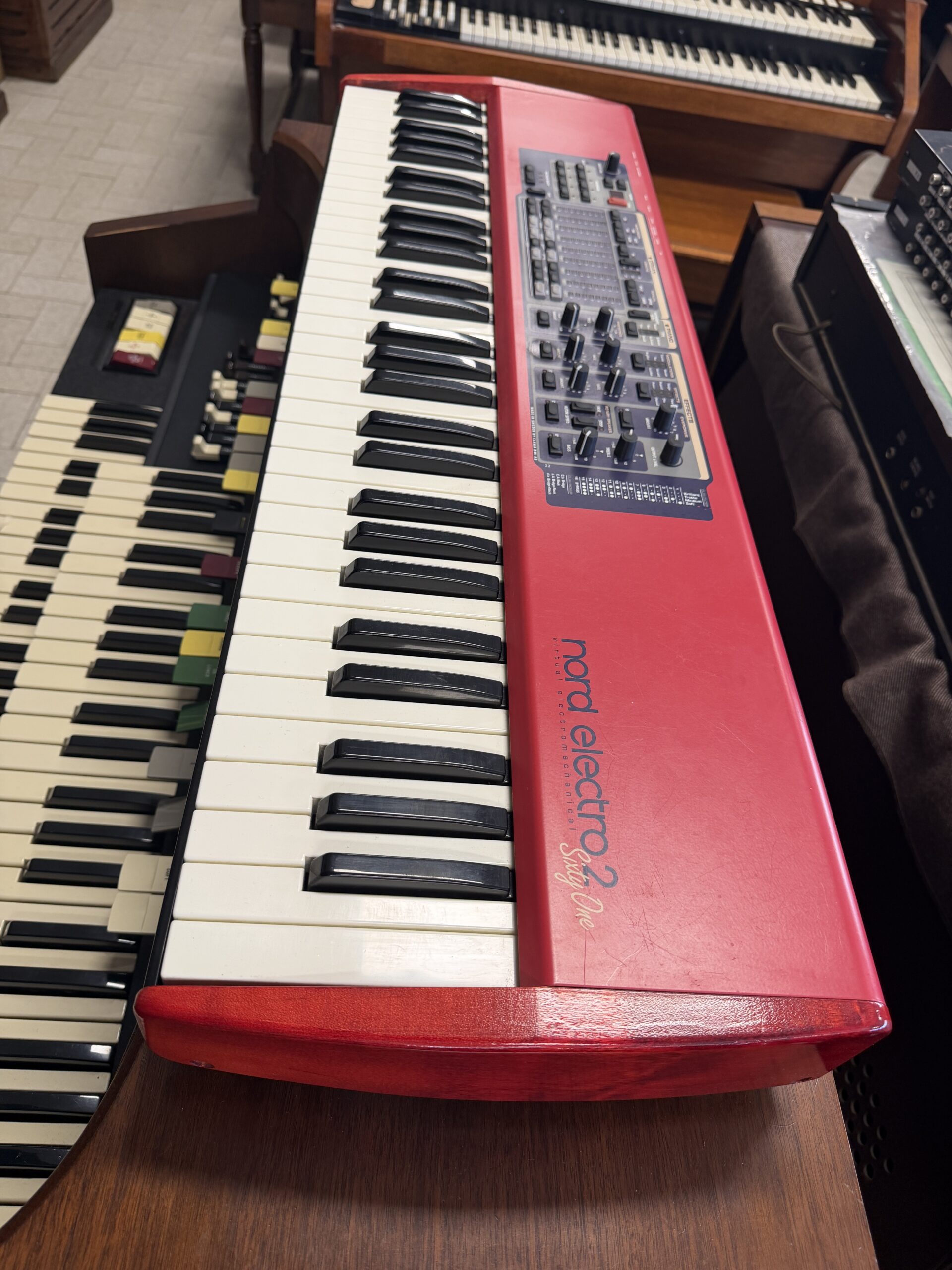 Nord Electro 2 sixty-one | Organ studio