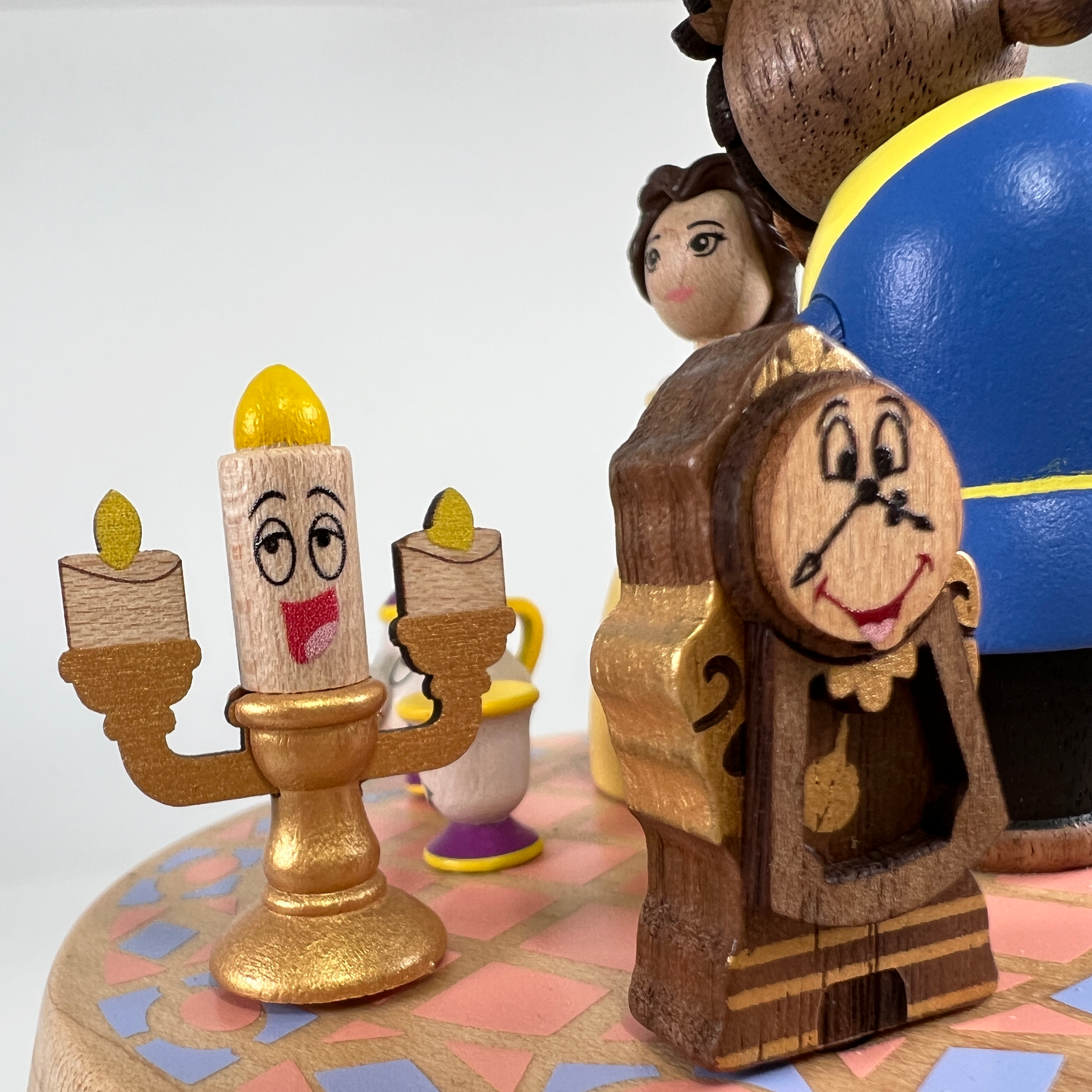 ディズニー創立100周年記念＜夢と魔法のメロディ＞会津塗オルゴール