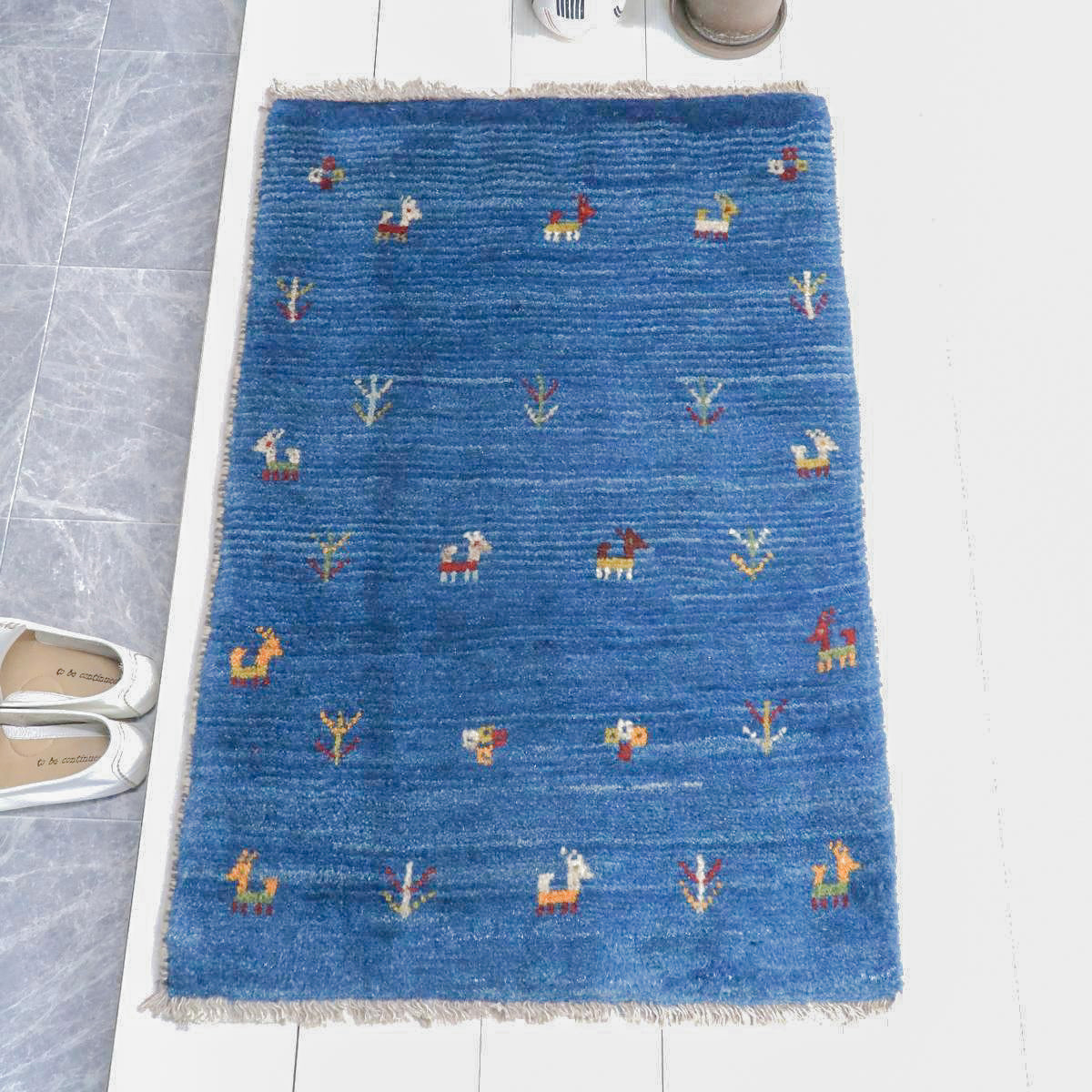 ギャッベ,玄関マット,95×63cm｜ブルー・手織りウールラグ,動物＆植物柄