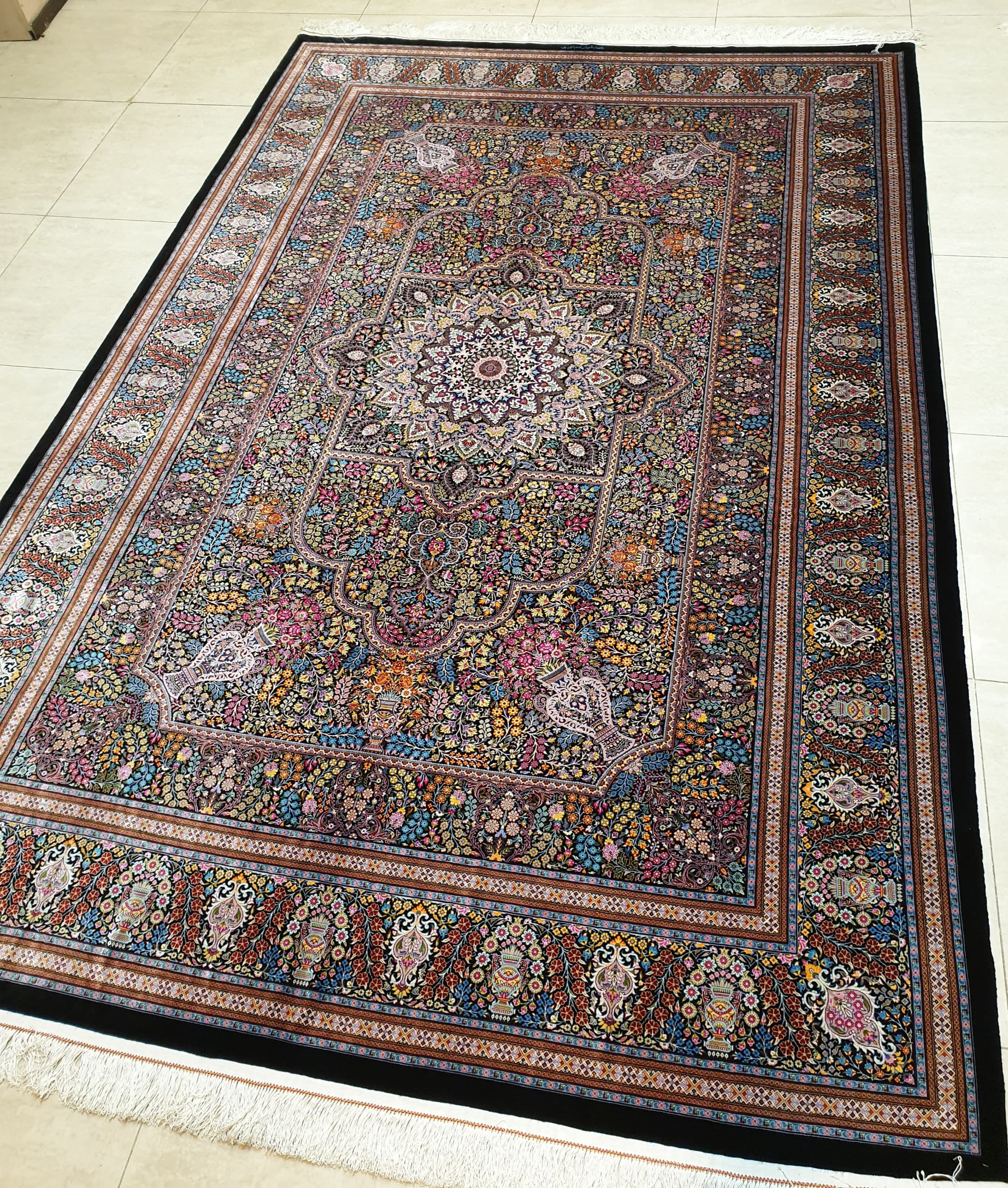 高級ペルシャ絨毯クム産シルク100％ ノウリ工房 300x203cm（FN-10049