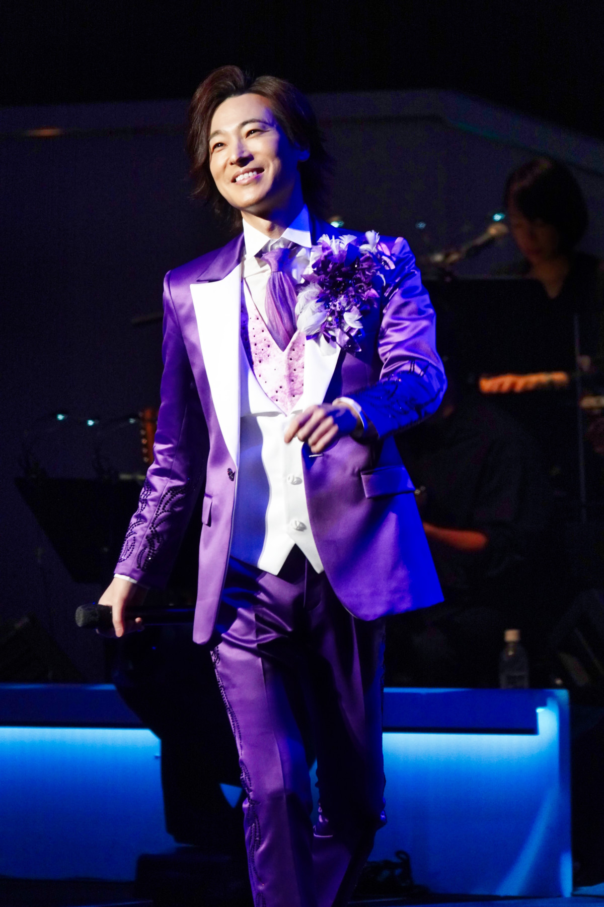 山内惠介がプレミアムコンサートで、5000人のファンをとびっきりの笑顔