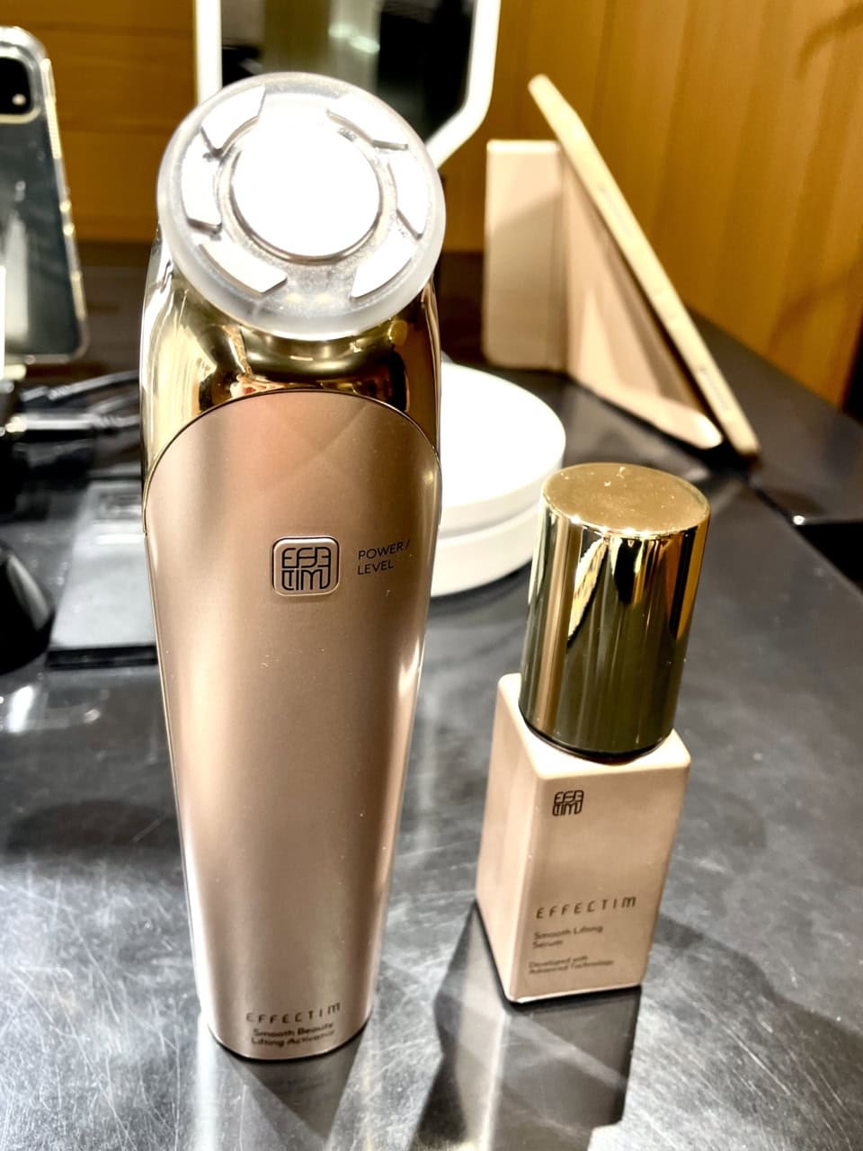 資生堂の皮膚科学研究から生まれた美顔器×美容液【エフェクティム】で