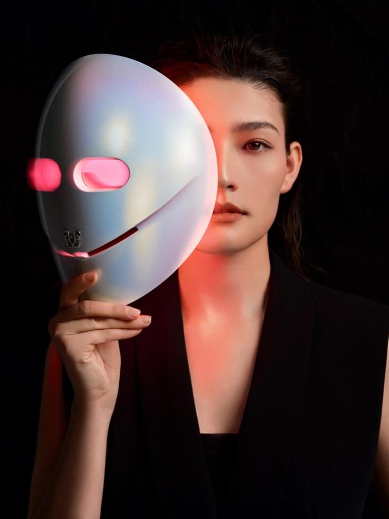 顔、首、デコルテを光でエイジングケア！ LEDマスク美顔器「CHOUOHC