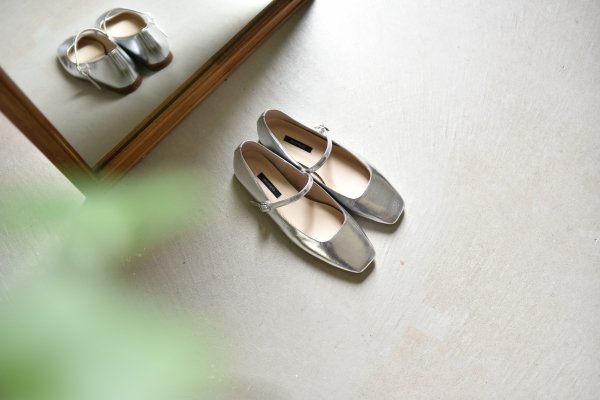 大人に似合うストラップシューズ – OURHOME