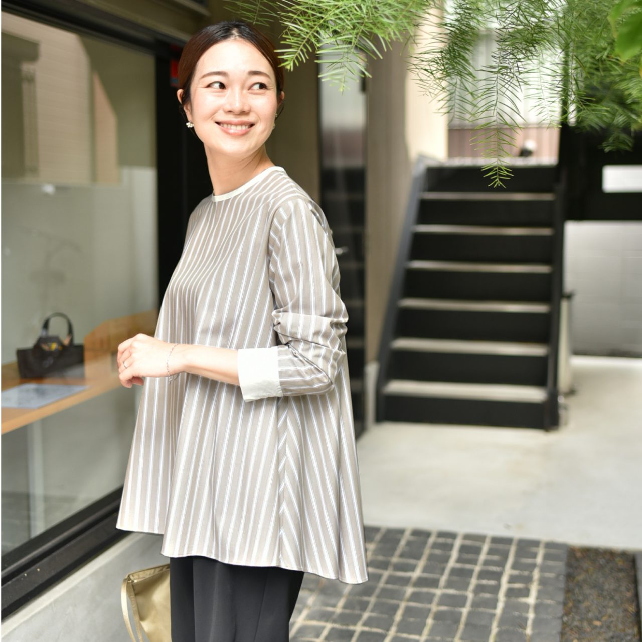 シワになりにくい播州織フレアブラウス – OURHOME