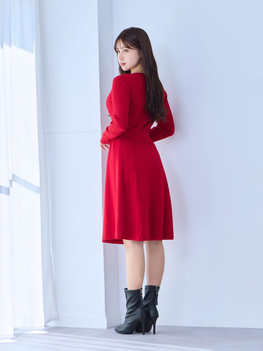 overE's HOLIDAY Aラインケーブルニットワンピース：レッド│胸が