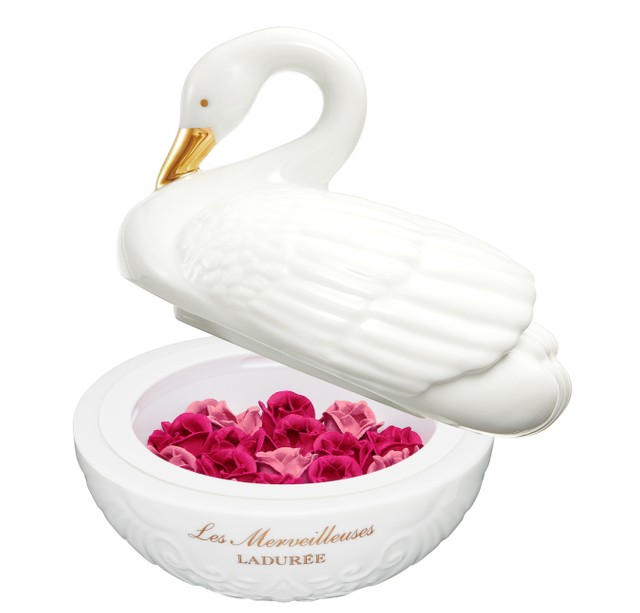 今年のクリスマスコフレはめっちゃ進化！ レ・メルヴェイユーズ