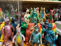高騰する日本発の「怪獣ソフビ」数千万円も！世界のマニアが熱狂