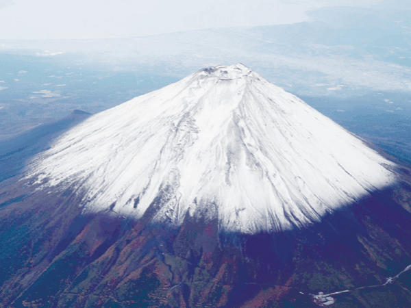 富士山の「頭」が白く 初冠雪 ｜ 朝日小学生新聞 | 朝日中高生新聞