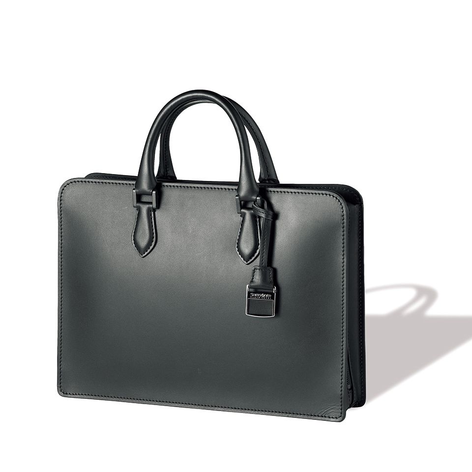 レザー製という意外性も新鮮TUMI（トゥミ）【勝負の鞄と靴。】：アエラ