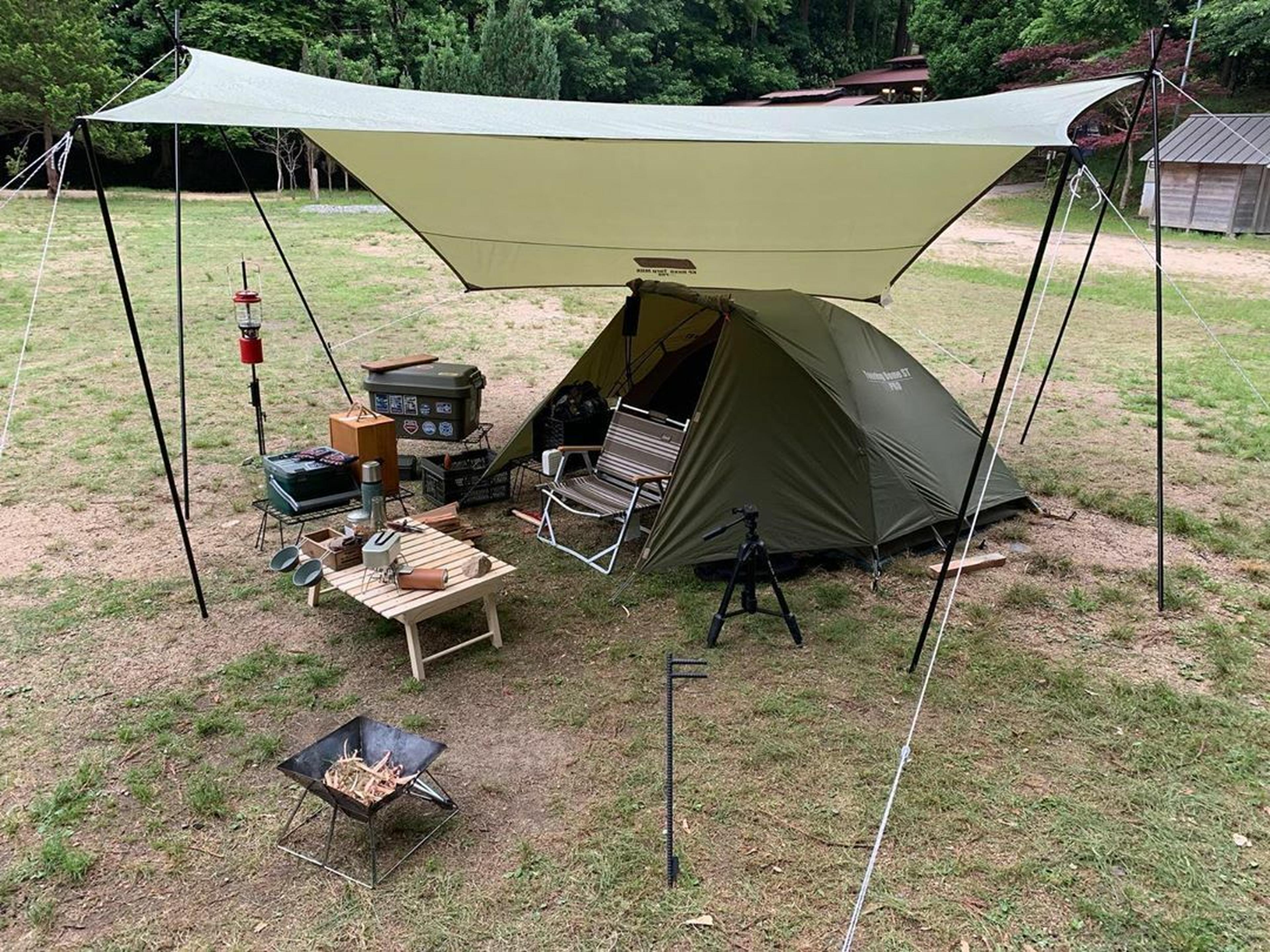 オリーブとブラックの「Amazon限定ギア」に大注目！大人なキャンプ