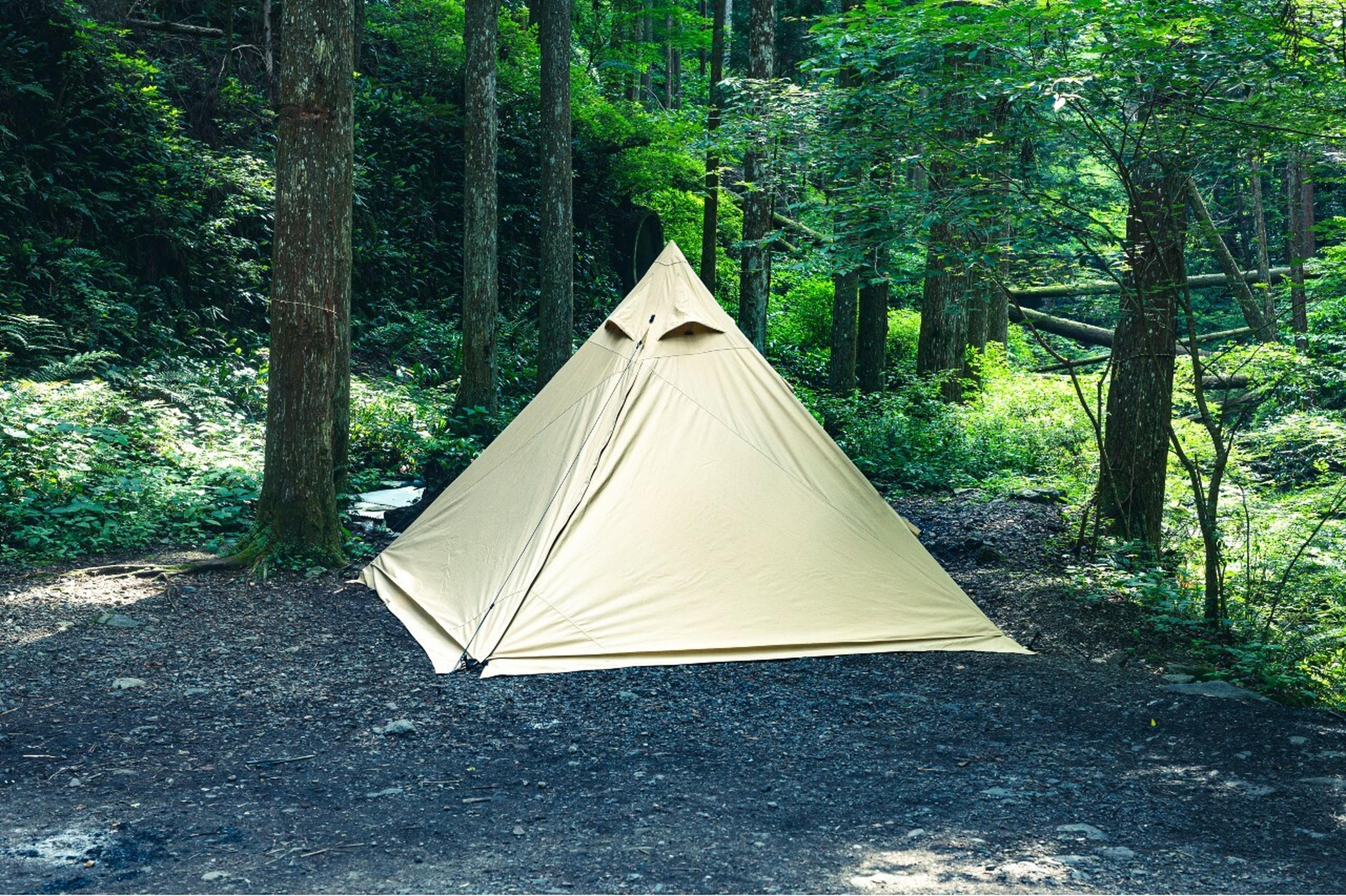 ハイランダーの新作テントは超万能！設営アレンジ自在な「A型フレーム