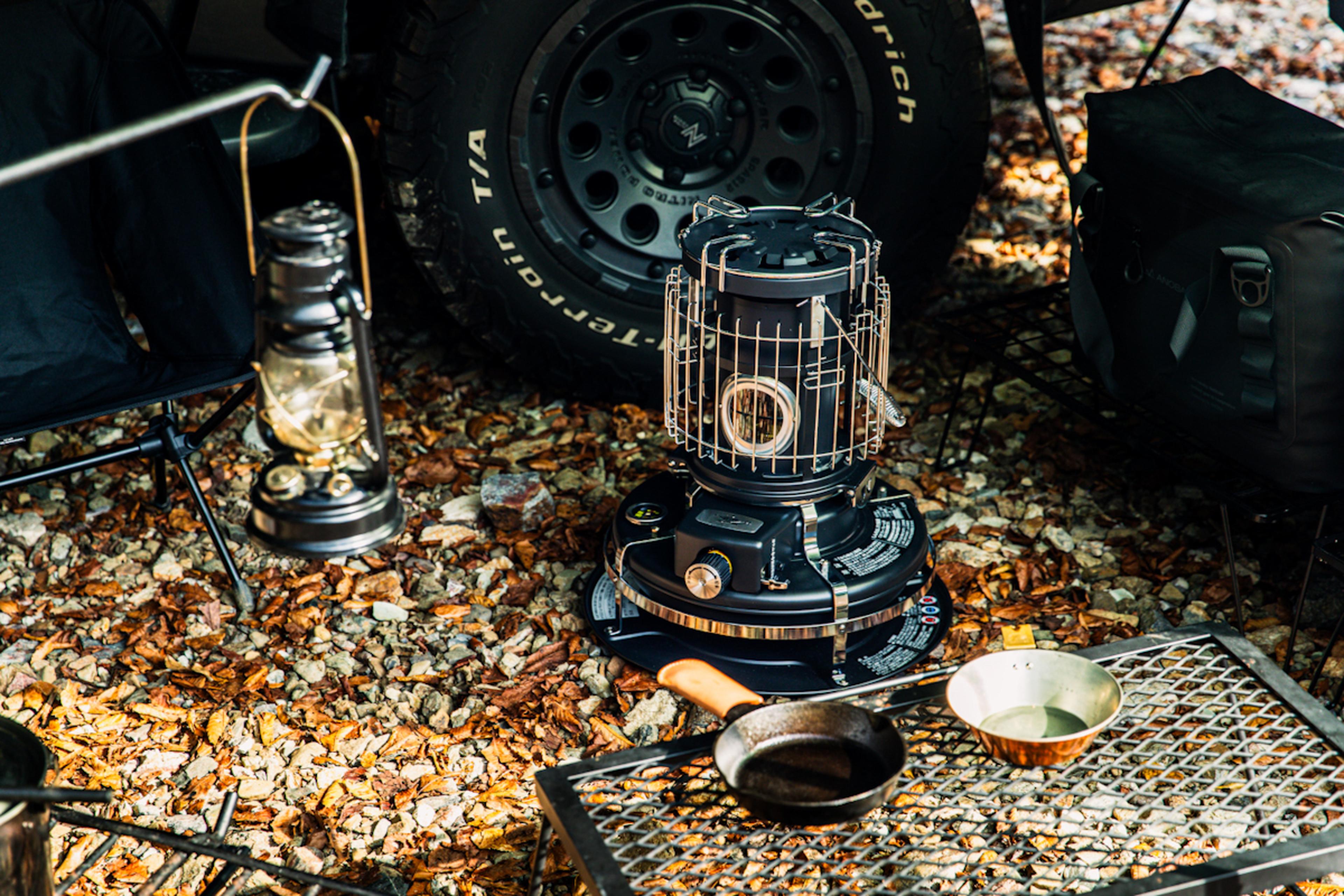 アラジン×オレンジ】 別注新色ストーブ「マットブラック」が登場