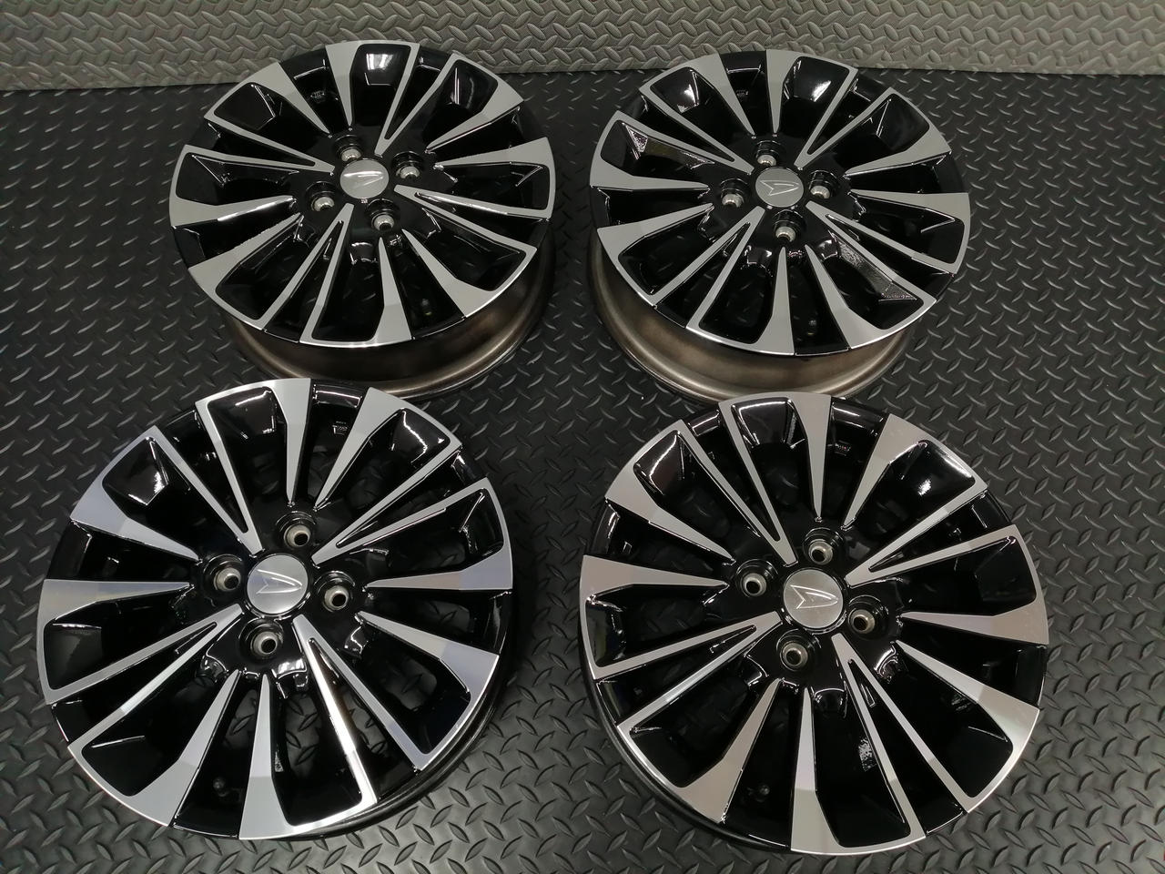 ダイハツ(DAIHATSU)|タントカスタム純正ホイール|【ハードオフ公式通販