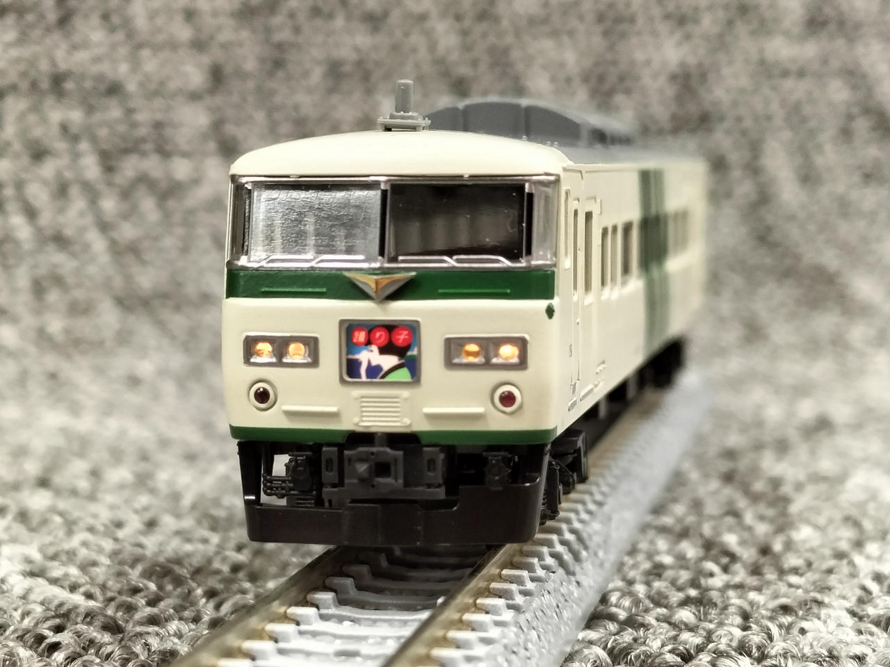 カトー(KATO)|185系A8編成 リバイバル踊り子色8両セット|【ハードオフ