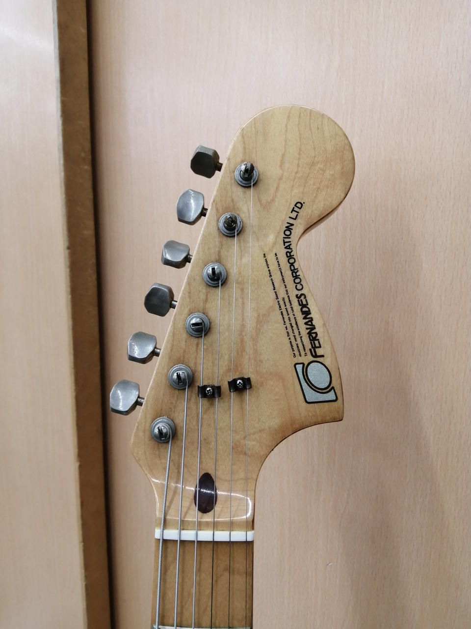 フェルナンデス(FERNANDES)|ストラトキャスタータイプ|【ハードオフ