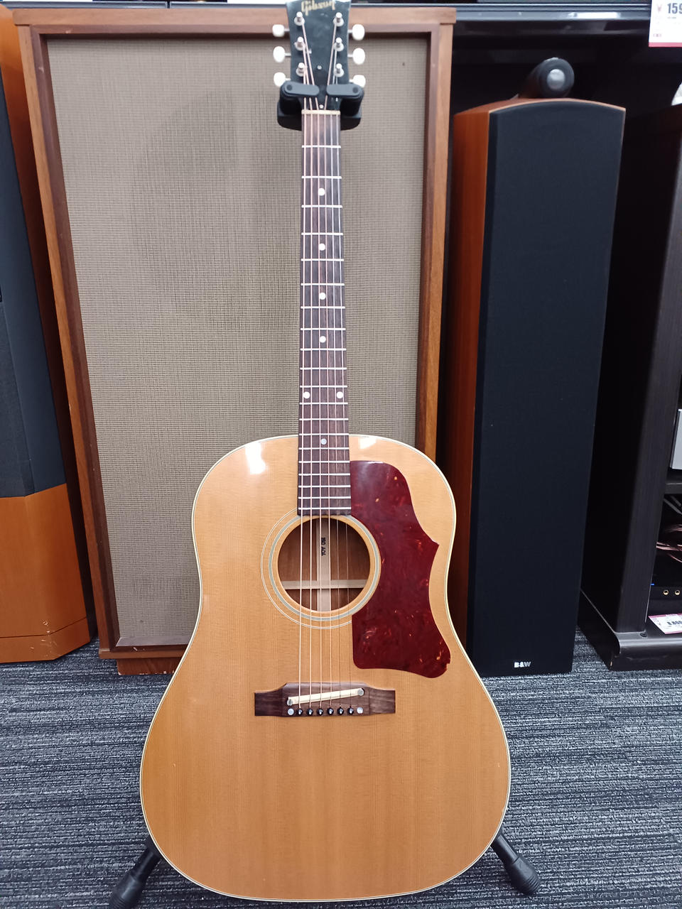 新品同様 Gibson J-50 2022年 ケース付き 新品同様 Gibson J-50 2022年