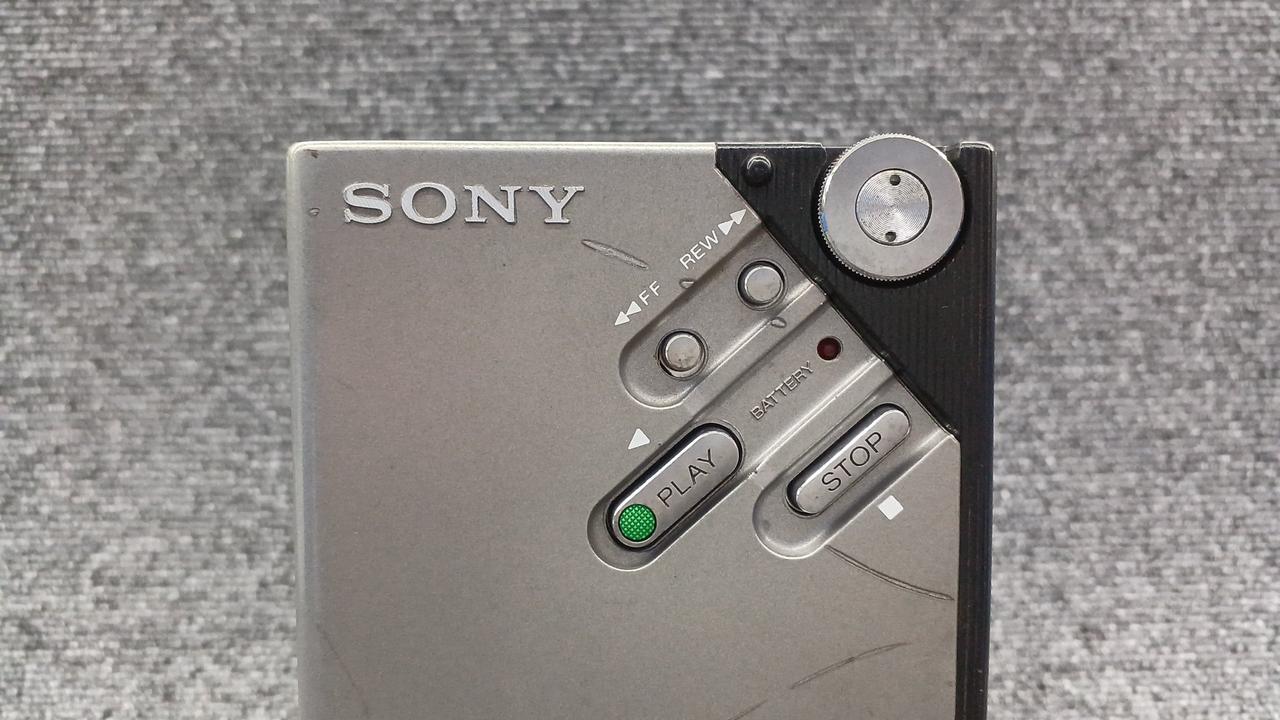 ジャンク品】SONY カセットウォークマン WM-2 シルバー 当時物 希少